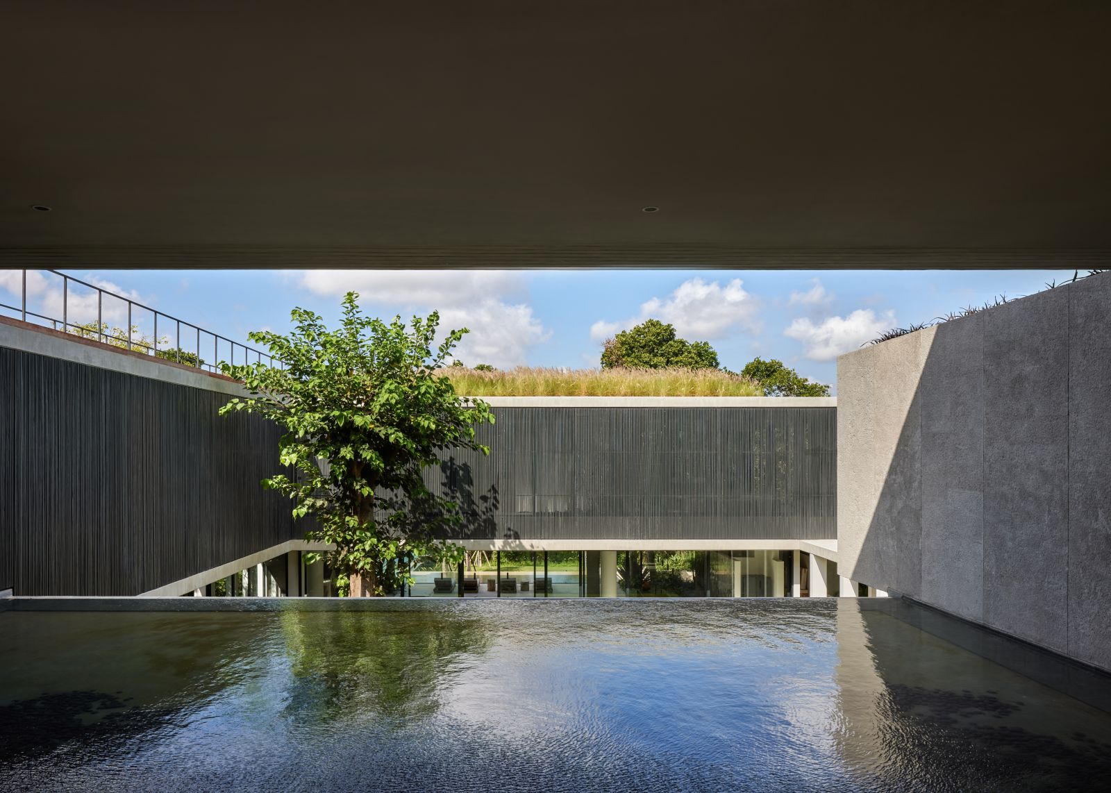 ULTRA MODERN MANSION